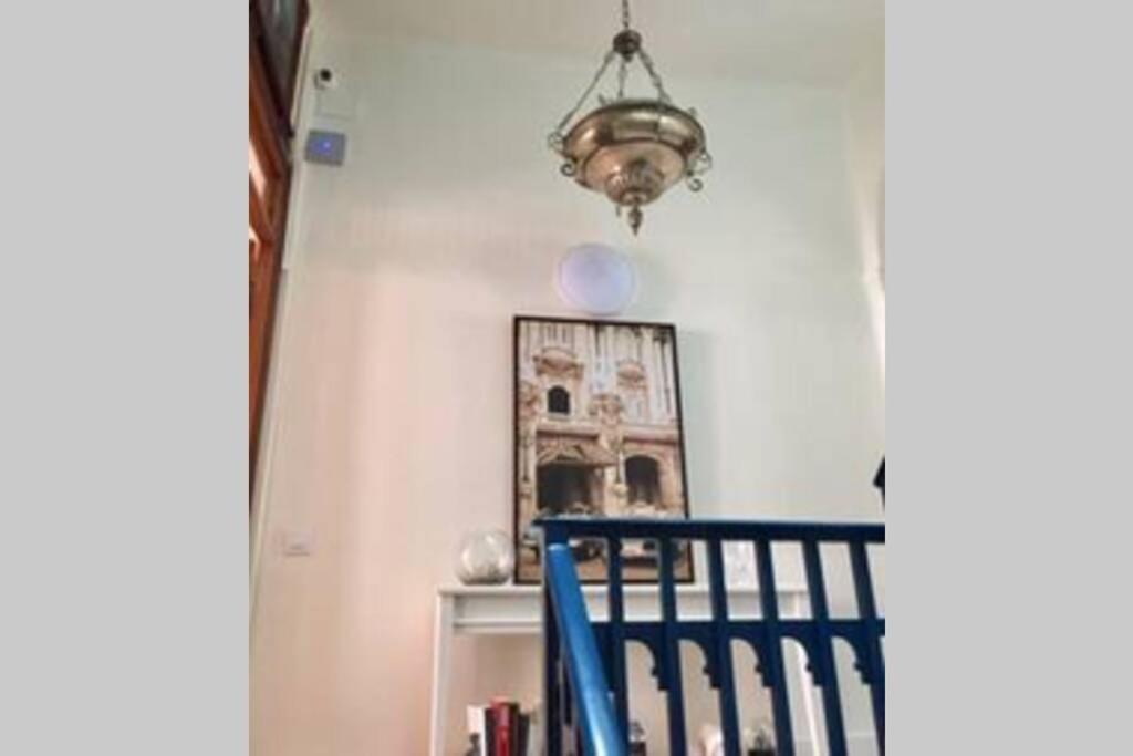شقة سيدجيس  في Cozy Studio With Balcony In The Best Place المظهر الخارجي الصورة